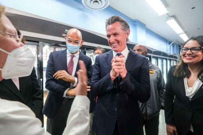 shutterstock_2276928881.jpg Group of people engaged in a lively discussion during a public event