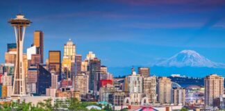 Panoramic view of Seattle with the Space Needle and Mount Rainier in the background