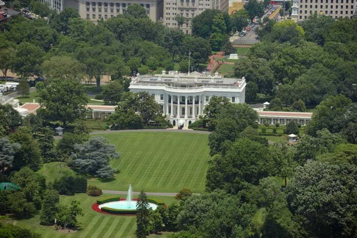 shutterstock_232211959 White House south lawn with fountain and surrounding trees